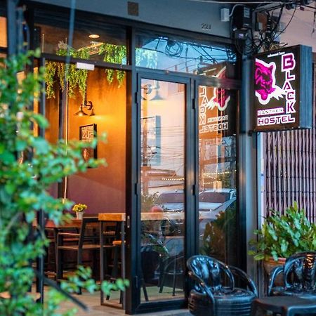 Black Panther Hostel 푸껫 외부 사진